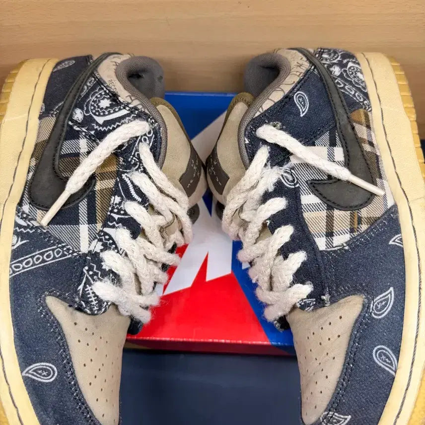 [BUNJANG] Nike x Travis Scott SB Dunk Low / 나이키 x 트래비스 스캇 SB 덩크 로우