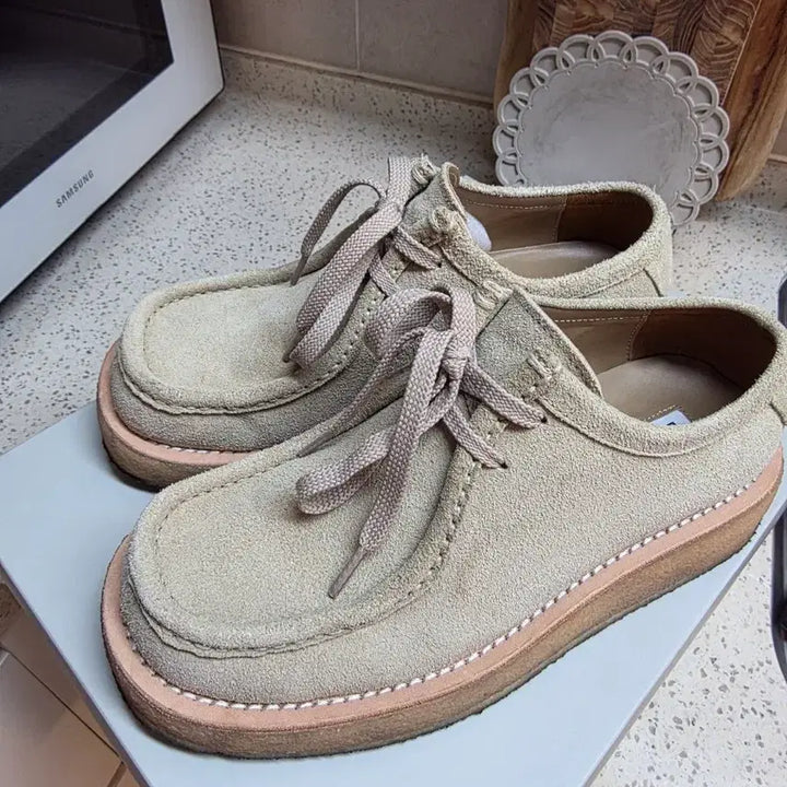 [BUNJANG] Lost Garden Dive Beige Shoes (Fits 270mm) / 로스트가든 다이브 베이지 255사이즈(실사이즈270)
