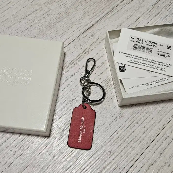 [BUNJANG] Maison Margiela Four Stitches Keyring Black Red / 메종 마르지엘라 포 스티치 키링 블랙 레드