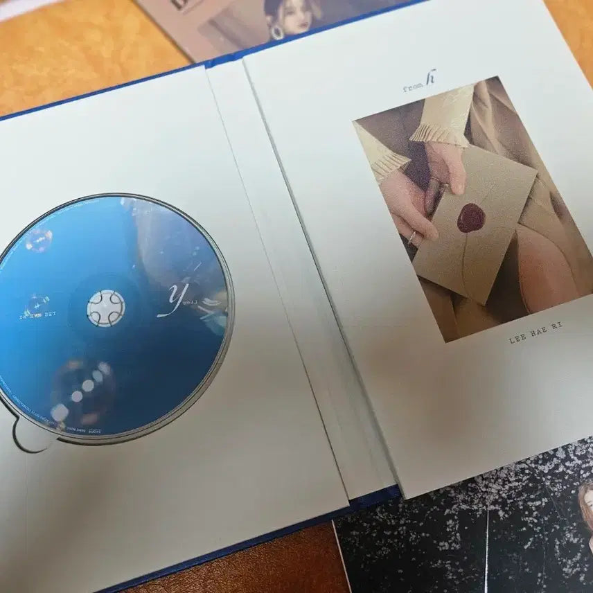 [BUNJANG] Davichi 810 Album &amp; Lee Hae Ri Solo Album Signed CD Bundle / 다비치 810 앨범 &amp; 이해리 솔로 앨범 친필 사인 cd