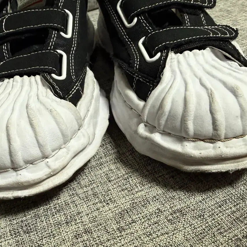[BUNJANG] Maison Mihara Yasuhiro Blakey Velcro Black Sneakers / 메종 미하라 야스히로 블레이키 벨크로 블랙 스니커즈 40 박스 쇼핑백 포