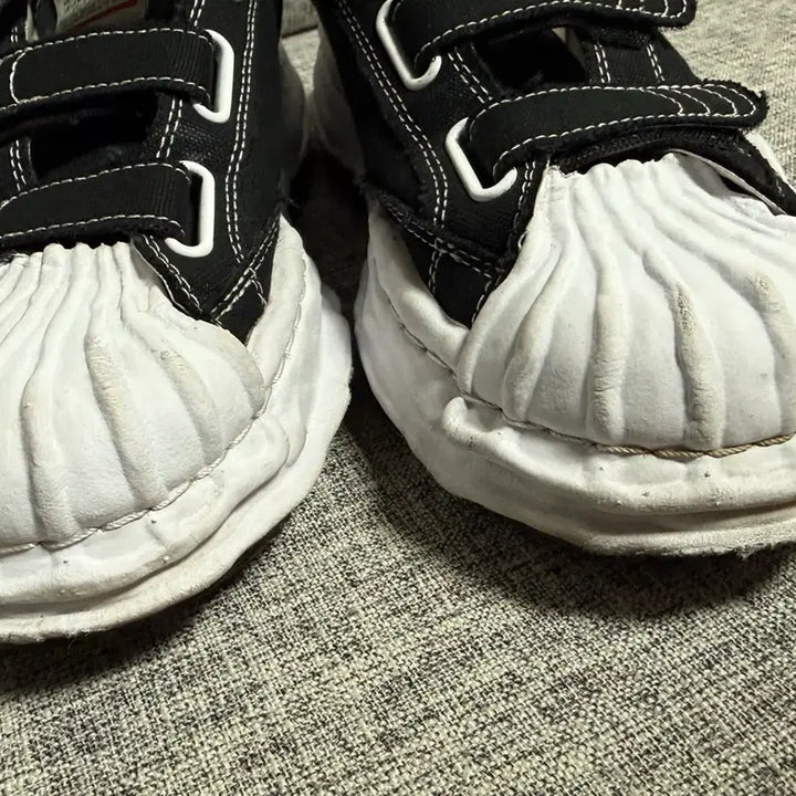 [BUNJANG] Maison Mihara Yasuhiro Blakey Velcro Black Sneakers / 메종 미하라 야스히로 블레이키 벨크로 블랙 스니커즈 40 박스 쇼핑백 포