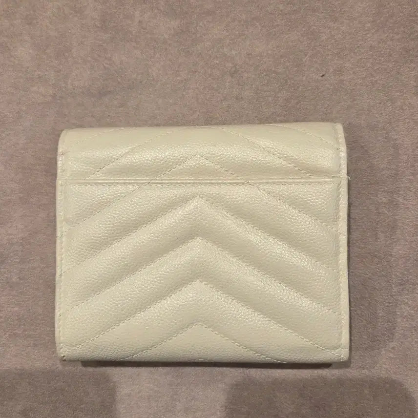 [BUNJANG] Saint Laurent Matelassé Monogram Trifold Wallet Ivory / 생로랑 마틀라세 3단반지갑 아이보리