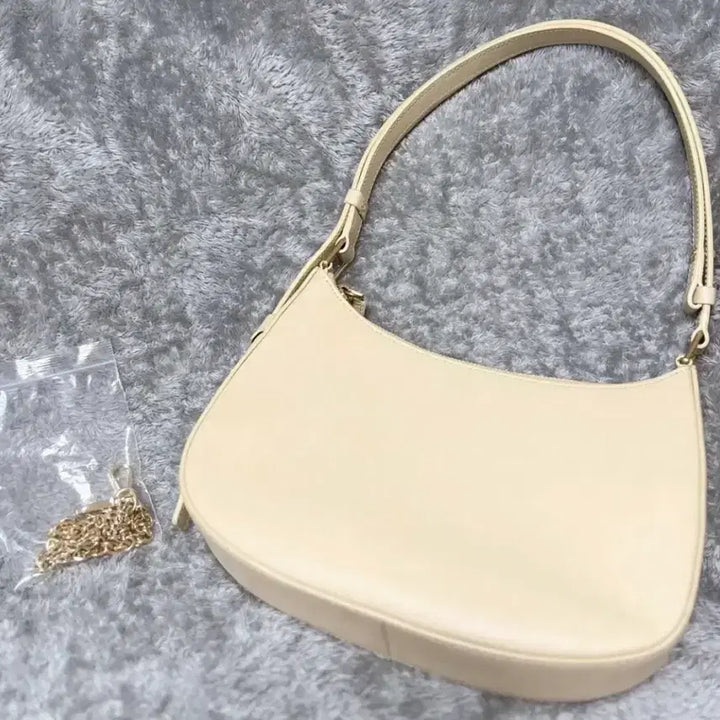 [BUNJANG] Demeriel Hobo Bag Ivory / [새상품] 드메리엘 호보백
