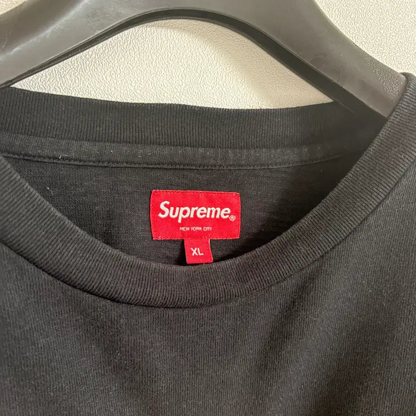 [BUNJANG] Supreme Embroidered Logo T-Shirt XL Black / (정품) 슈프림 반팔 XL