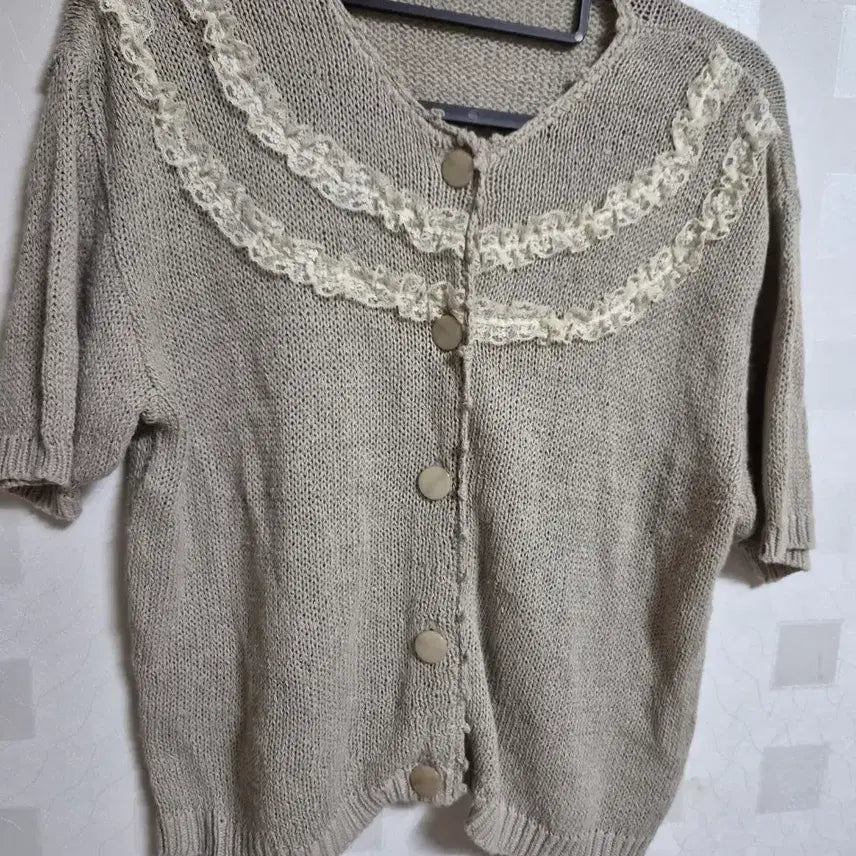 [BUNJANG] Vintage Lace Collar Short Sleeve Knit Cardigan / 빈티지 레이스 카라 반팔 니트 가디건