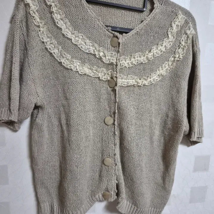 [BUNJANG] Vintage Lace Collar Short Sleeve Knit Cardigan / 빈티지 레이스 카라 반팔 니트 가디건