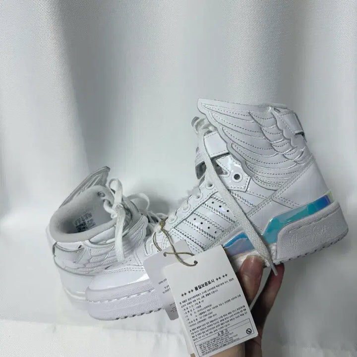 [BUNJANG] Adidas x Jeremy Scott Opal Wings 4.0 White Sneakers / 220) 아디다스x제레미 스캇 오팔 윙스4.0 화이트