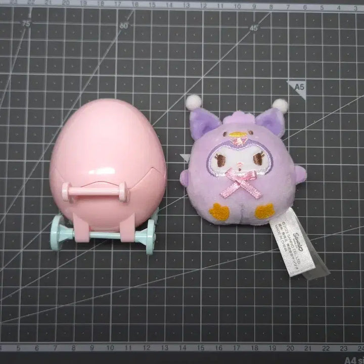 [BUNJANG] Sanrio Baby Chick Mascot &amp; Egg Stroller Set / [산리오] 베이비 병아리 마스코트 &amp; 계란 유모차 세트