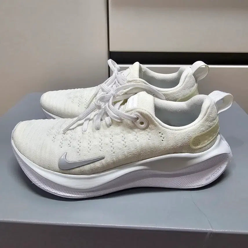 [BUNJANG] Nike React Infinity Run 4 White Running Shoes / 225 나이키 리액트 X 인피니티런4 화이트 -950