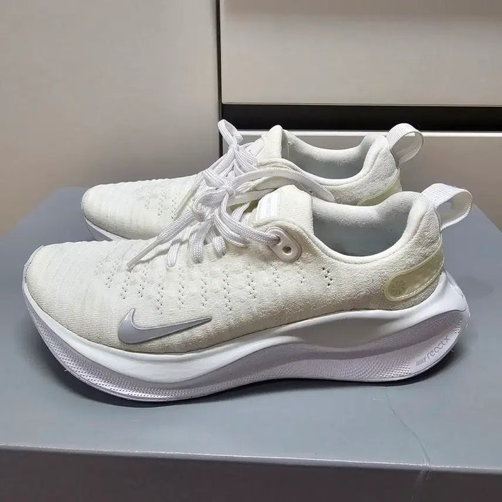 [BUNJANG] Nike React Infinity Run 4 White Running Shoes / 225 나이키 리액트 X 인피니티런4 화이트 -950