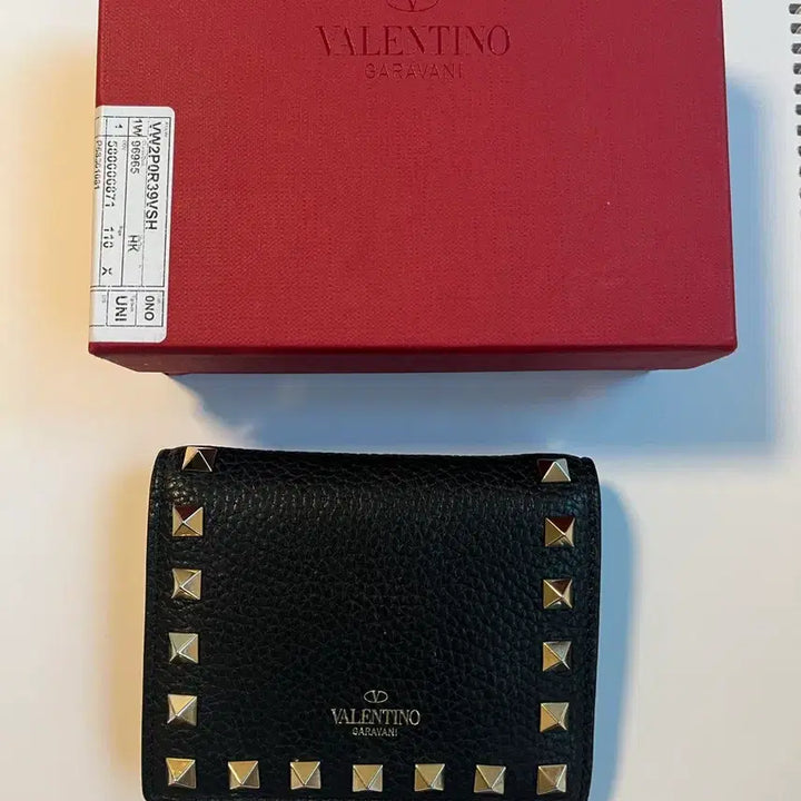 [BUNJANG] Valentino Garavani Black Rockstud NFC Bi-fold Wallet Full Box / 발렌티노 가라바니 NFC 중지갑 (풀박)