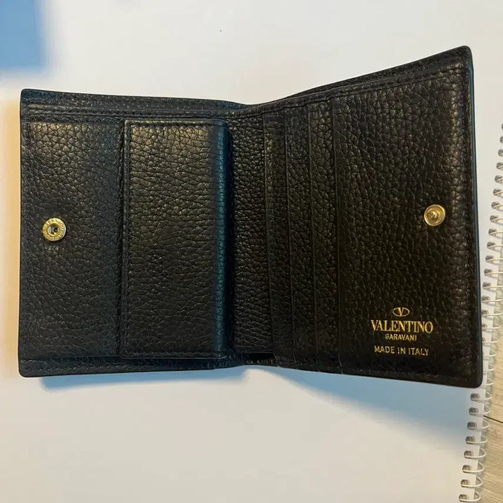 [BUNJANG] Valentino Garavani Black Rockstud NFC Bi-fold Wallet Full Box / 발렌티노 가라바니 NFC 중지갑 (풀박)