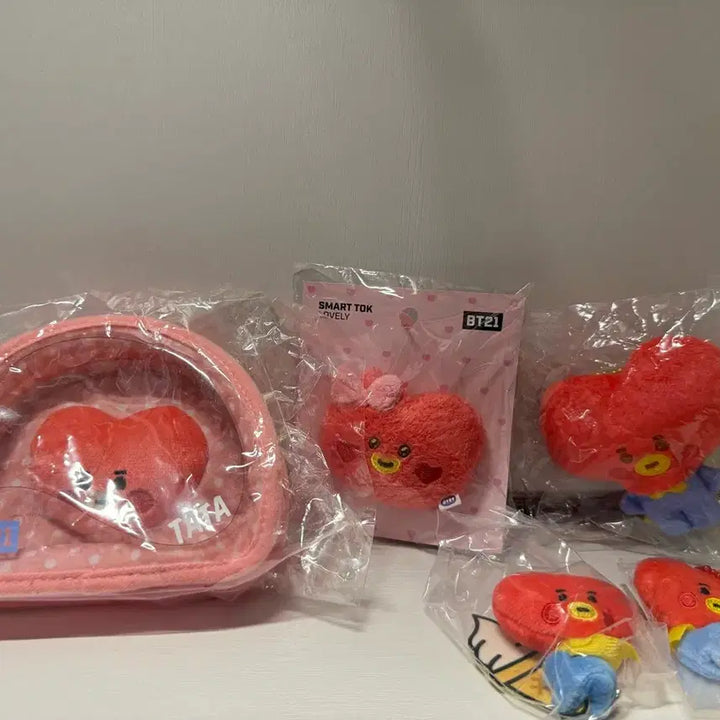 [BUNJANG] BT21 Tata Pouch and Keyring Bundle Set / BT21 일본 타타 TATA 파우치/키링 일괄 태형 키링 뷔 키링