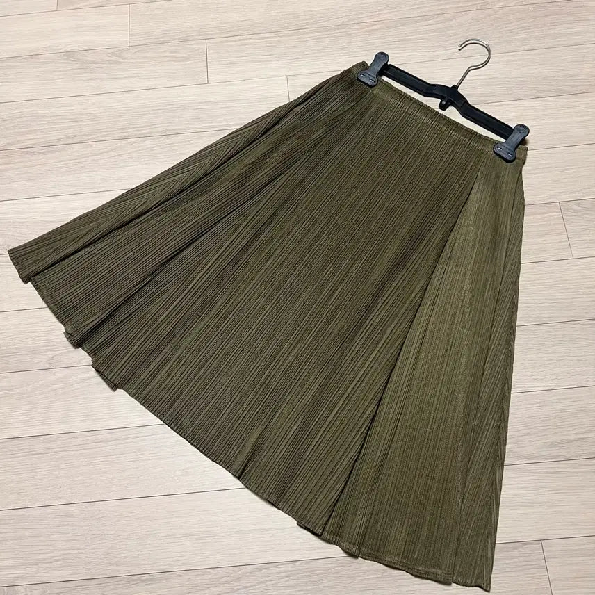 [BUNJANG] Issey Miyake Pleats Please Khaki Midi Skirt / 이세이미야케 플리츠플리즈 플리츠 스커트 카키 미디 밴딩 주름 치마