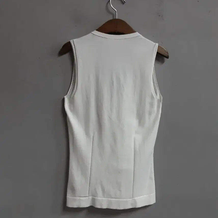 [BUNJANG] Max Mara White V-Neck Sleeveless Knit Top / 막스마라 화이트 V넥 민소매 니트 100