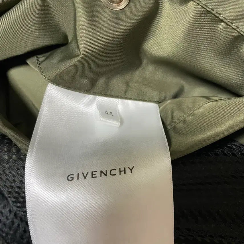 [BUNJANG] Givenchy Windbreaker Jacket / 급처 네고많이가능 [정품] 지방시 바람막이