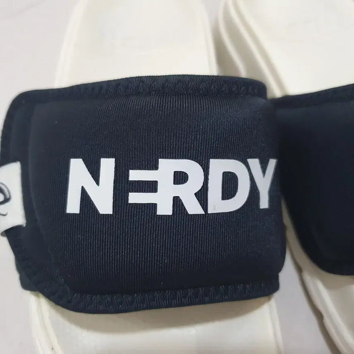 [BUNJANG] Nerdy Velcro Slippers (230mm) / 널디 벨크로 슬리퍼 230사이즈