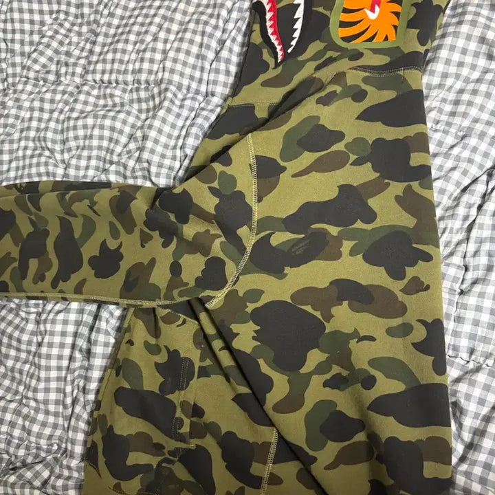 [BUNJANG] BAPE Shark Hoodie Zip-up Green / 베이프 샤크 후드집업 녹계 l사이즈