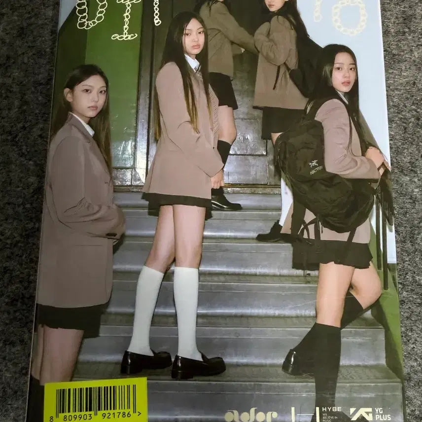 [BUNJANG] NewJeans OMG Album Signed by All Members / 비매 뉴진스 OMG 멤버 전원 싸인 앨범