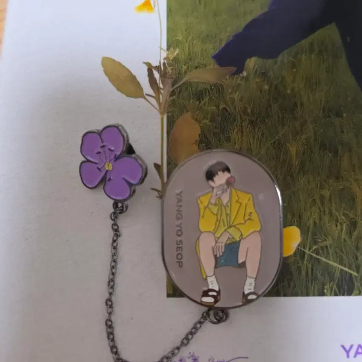 [BUNJANG] YANG YOSEOP Photobook + Badge + 5 Photocards Set / 양요섭 포토북 + 뱃지 + 트레카5장 세트