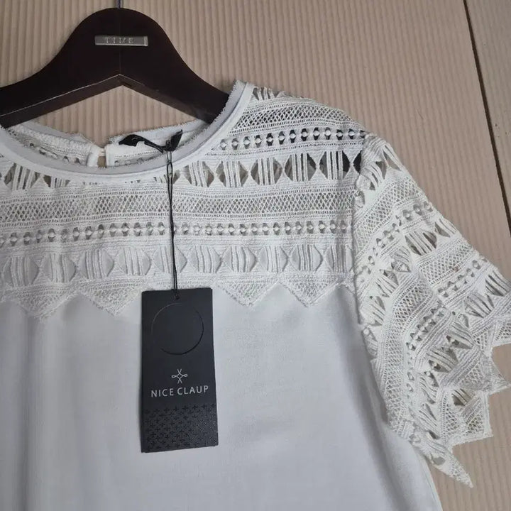 [BUNJANG] NICE CLAUP White Lace Blouse / 나이스클랍 화이트 레이스 블라우스 (새제품)