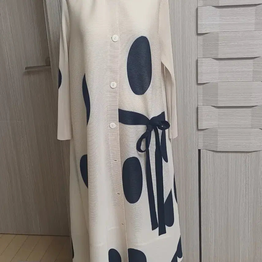 [BUNJANG] Ivory Dot Pleated Long Dress / 아이보리 도트 플리츠 롱 원피스