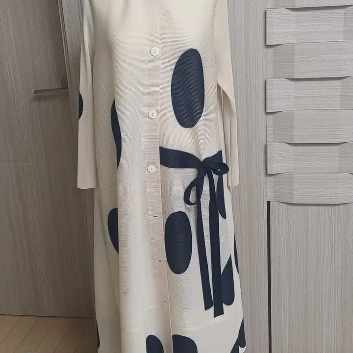 [BUNJANG] Ivory Dot Pleated Long Dress / 아이보리 도트 플리츠 롱 원피스