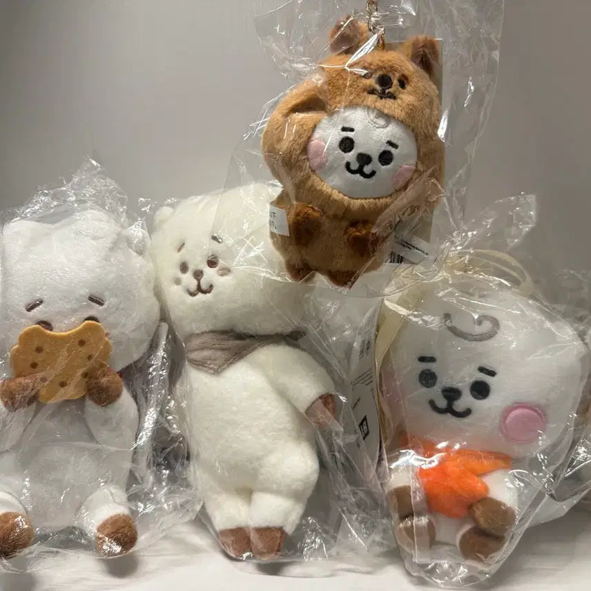 [BUNJANG] BT21 Japan RJ Plush Keychain Bundle Set / BT21일본  RJ 인형 키링 알제이 석진 키링 진 키링 일괄