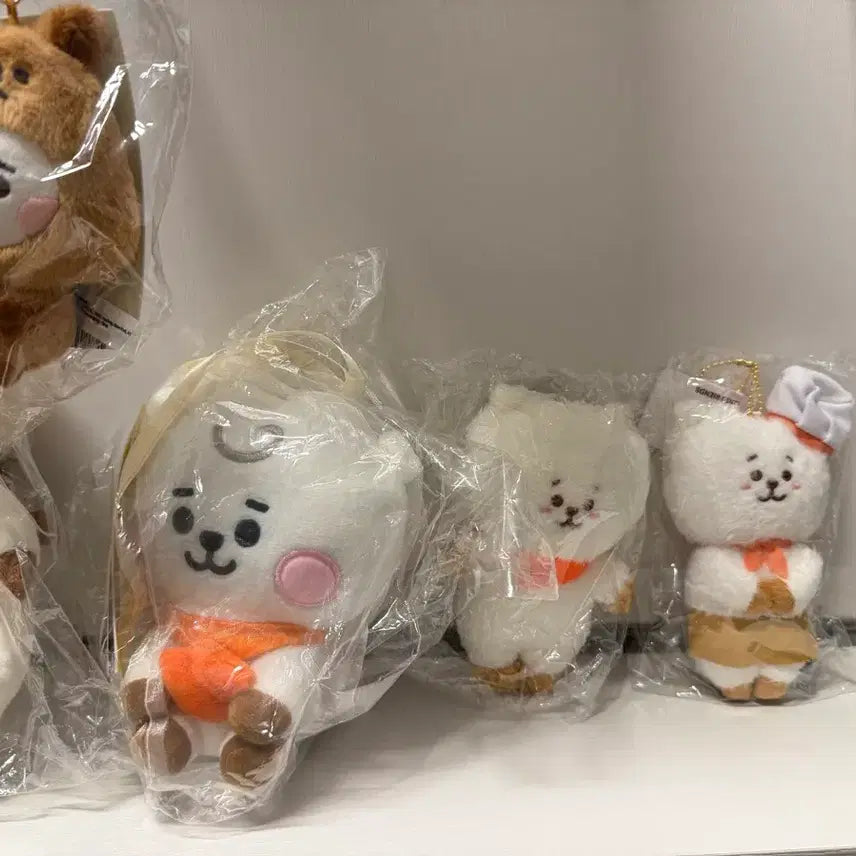 [BUNJANG] BT21 Japan RJ Plush Keychain Bundle Set / BT21일본  RJ 인형 키링 알제이 석진 키링 진 키링 일괄