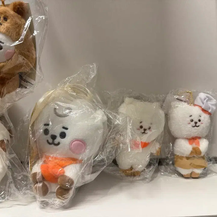 [BUNJANG] BT21 Japan RJ Plush Keychain Bundle Set / BT21일본  RJ 인형 키링 알제이 석진 키링 진 키링 일괄