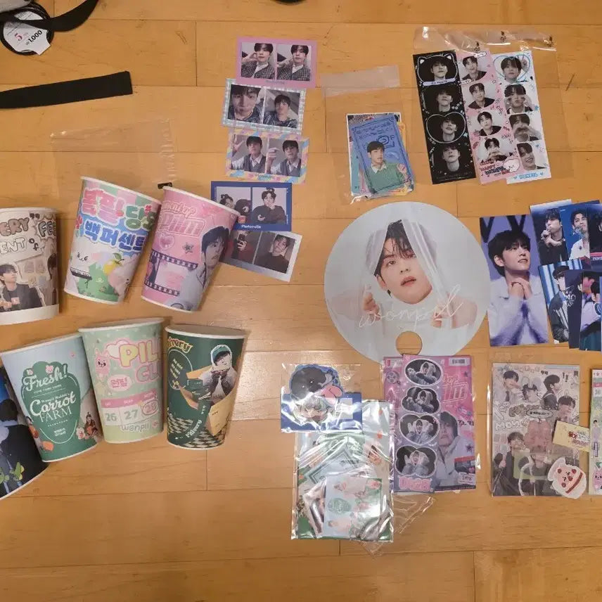 [BUNJANG] DAY6 Wonpil Cafe Merchandise Bundle / 데이식스 원필 생카 비공굿 (컵홀더, 포토카드, 포스터 등)