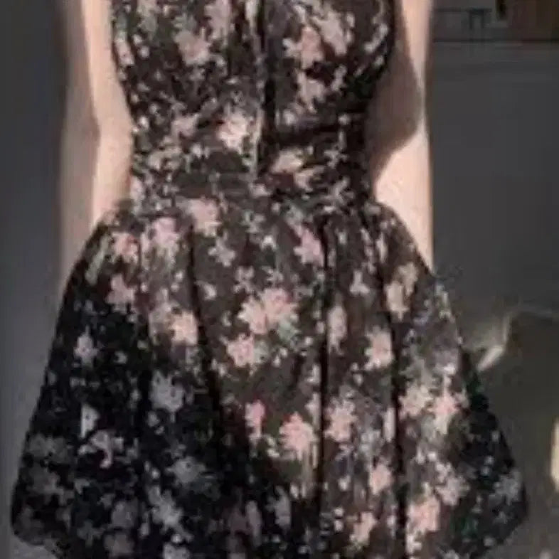 [BUNJANG] Floral Pattern Black Strap Mini Dress / OP15 플라워 패턴 블랙 끈 원피스