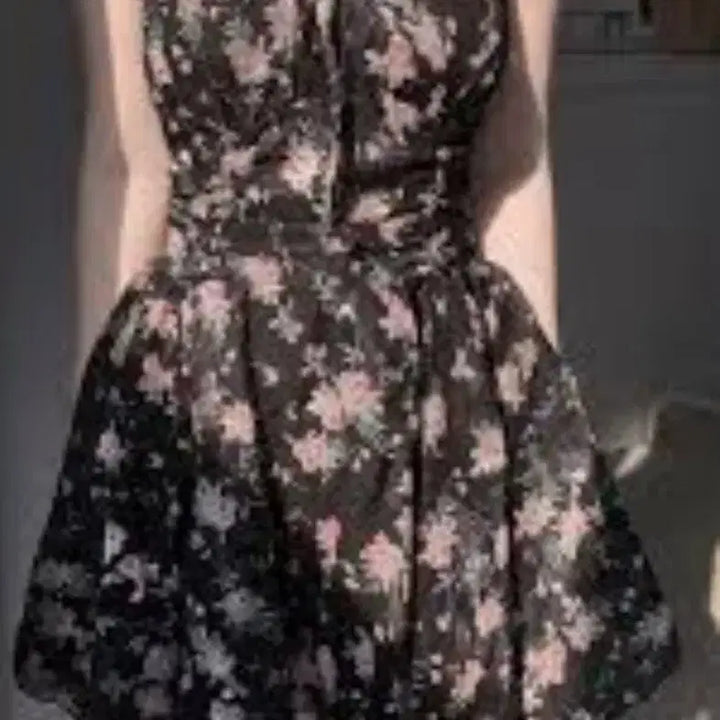 [BUNJANG] Floral Pattern Black Strap Mini Dress / OP15 플라워 패턴 블랙 끈 원피스