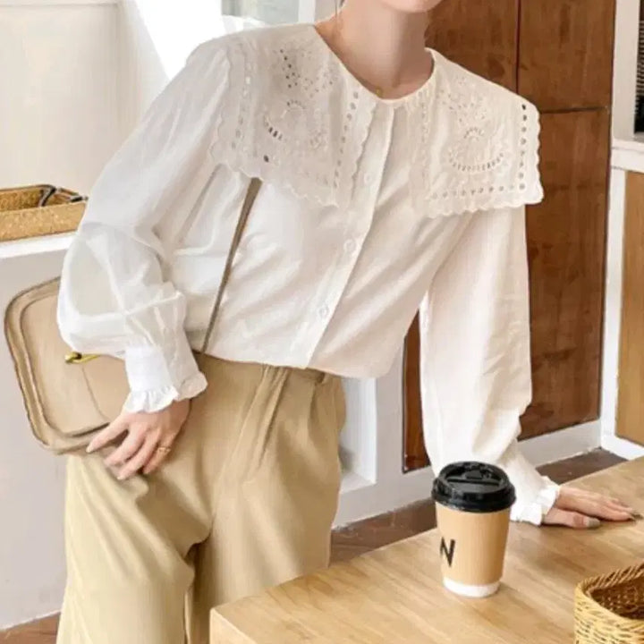 [SOLD OUT] 빅카라블라우스