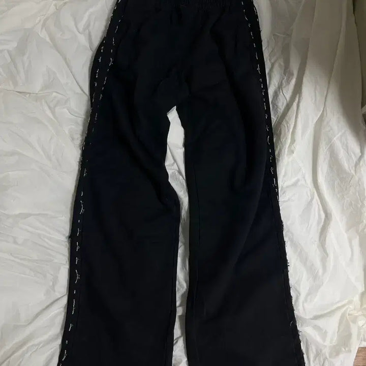 [BUNJANG] 604service Beaded Sweatpants / 604service 비즈 스웨트팬츠