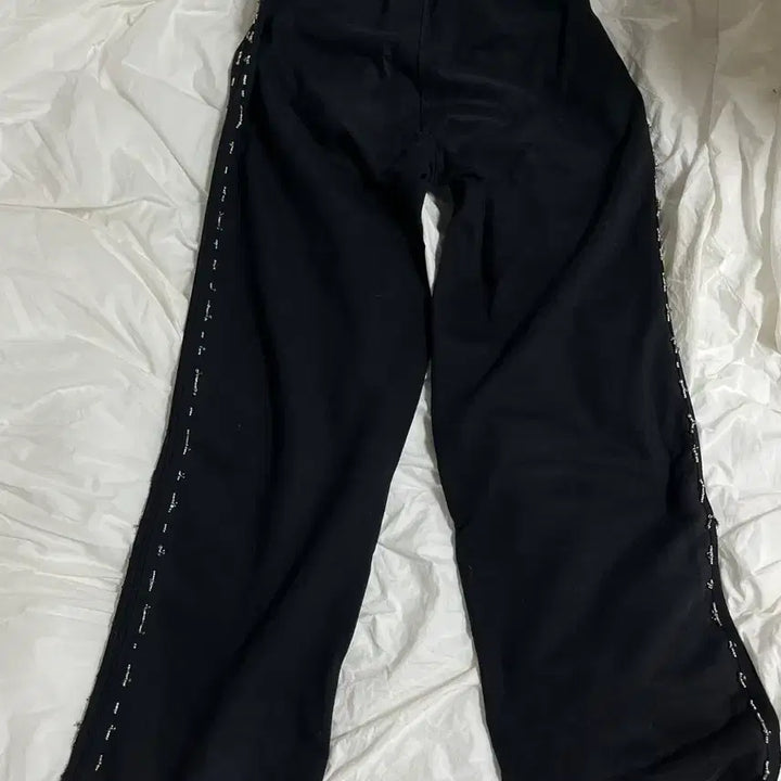 [BUNJANG] 604service Beaded Sweatpants / 604service 비즈 스웨트팬츠