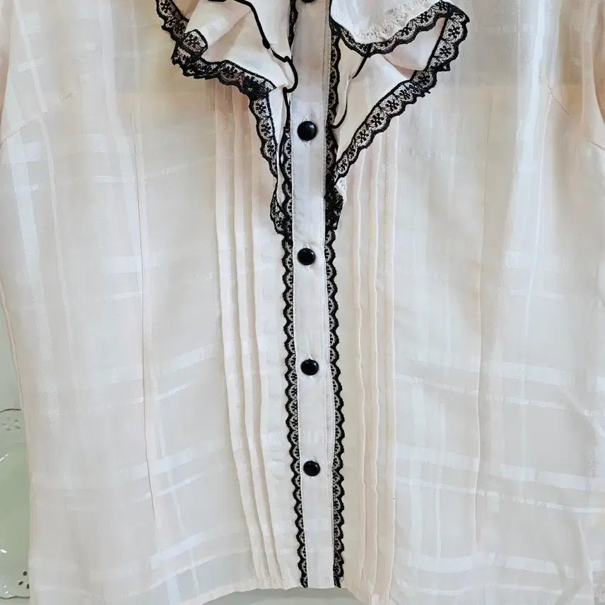 [BUNJANG] GALFIT Frill Lace Check Blouse / 프릴 레이스 체크 블라우스