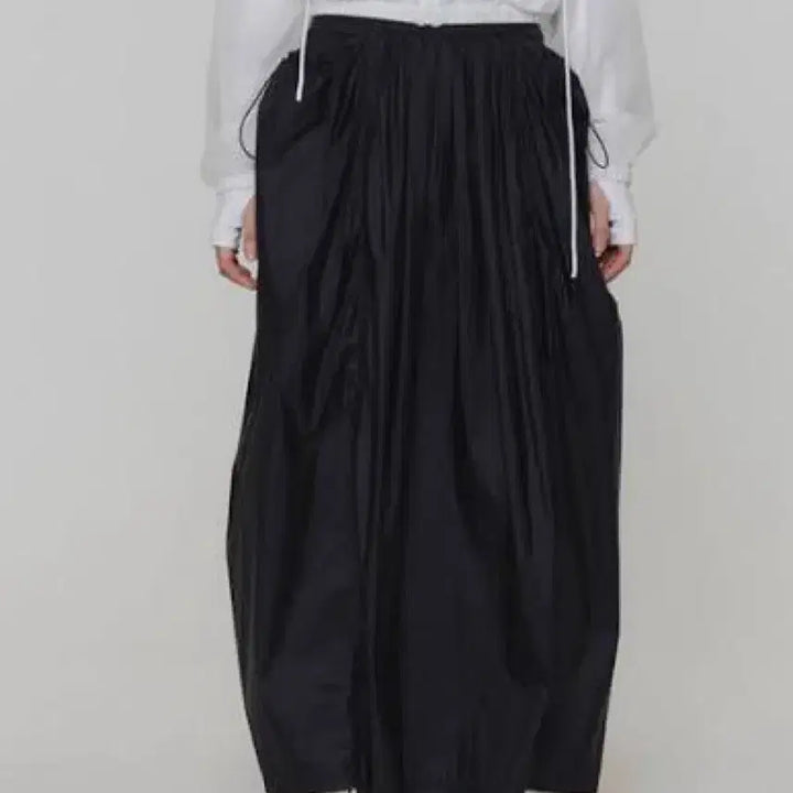 [BUNJANG] Amomento Sheer Balloon Skirt Charcoal / 아모멘토 시어 벌룬 스커트 차콜