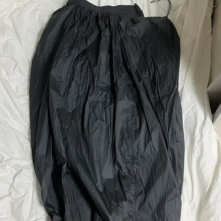 [BUNJANG] Amomento Sheer Balloon Skirt Charcoal / 아모멘토 시어 벌룬 스커트 차콜