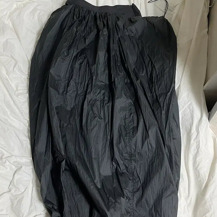 [BUNJANG] Amomento Sheer Balloon Skirt Charcoal / 아모멘토 시어 벌룬 스커트 차콜