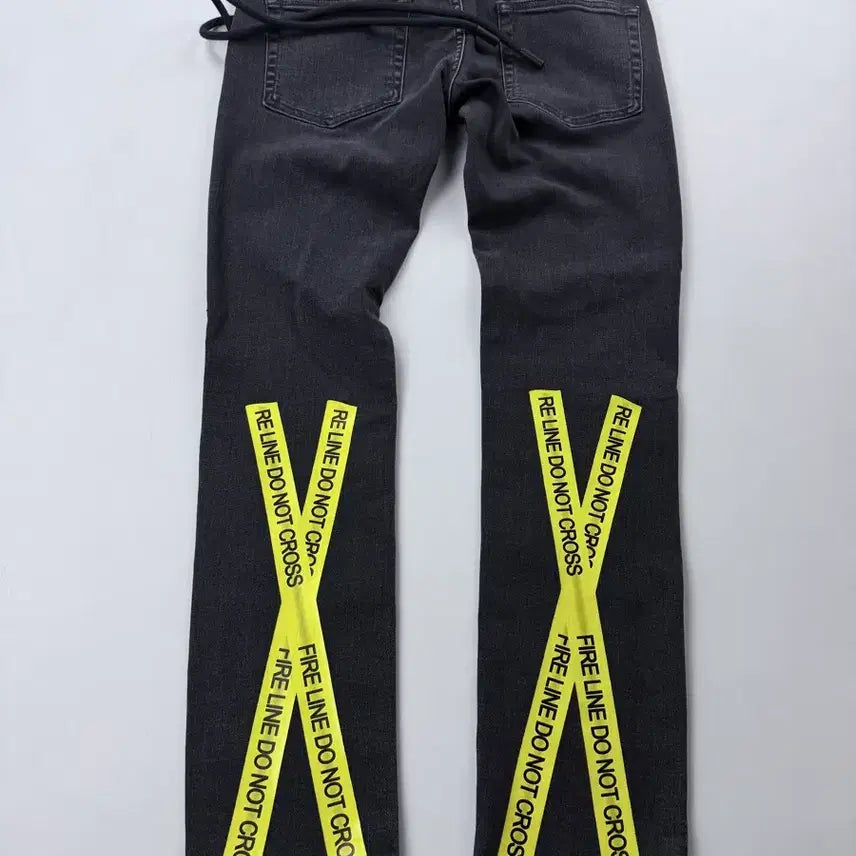 [BUNJANG] Off-White Fire Tape Black Denim Pants / 오프화이트 파이어 테이프 블랙 데님 팬츠
