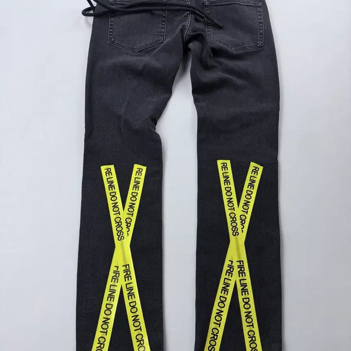 [BUNJANG] Off-White Fire Tape Black Denim Pants / 오프화이트 파이어 테이프 블랙 데님 팬츠