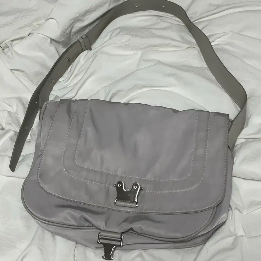 [BUNJANG] Matinkim Big Buckle Bag Light Grey / 마뗑킴 빅버클백 라이트그레이