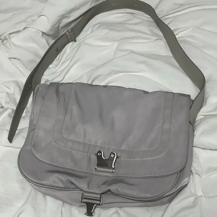 [BUNJANG] Matinkim Big Buckle Bag Light Grey / 마뗑킴 빅버클백 라이트그레이