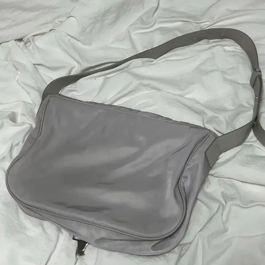 [BUNJANG] Matinkim Big Buckle Bag Light Grey / 마뗑킴 빅버클백 라이트그레이