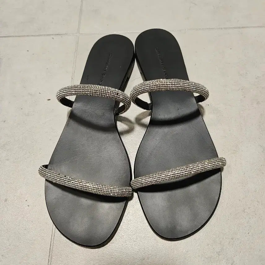 [BUNJANG] Giuseppe Zanotti Cubic Strap Heeled Sandals / 쥬세페자노티 링샌들