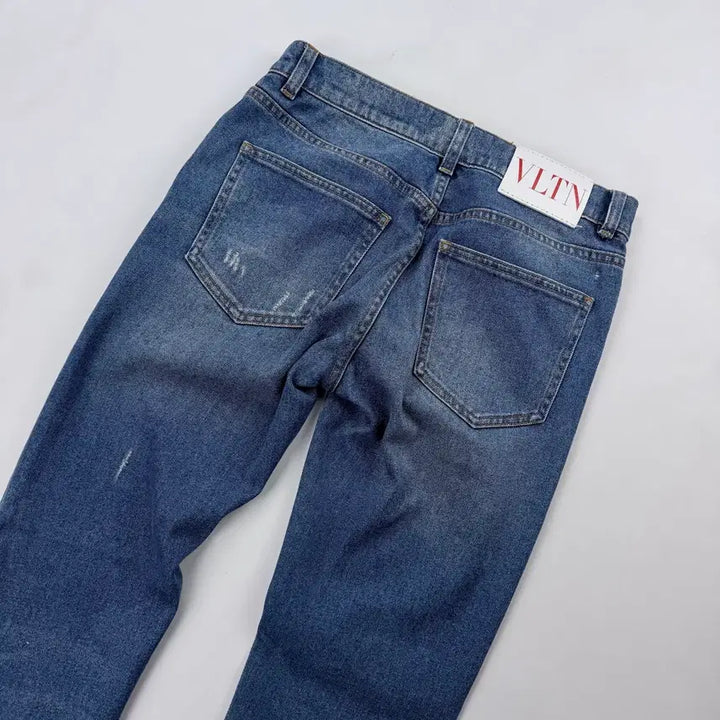 [BUNJANG] Valentino VLTN Leather Patch Washed Denim Jeans / 발렌티노 VLTN 가죽패치 워싱 진