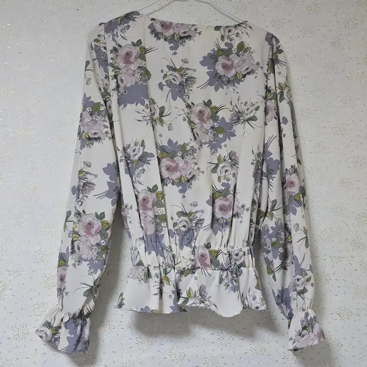 [BUNJANG] Flower Shirring Blouse / 플라워 셔링 블라우스