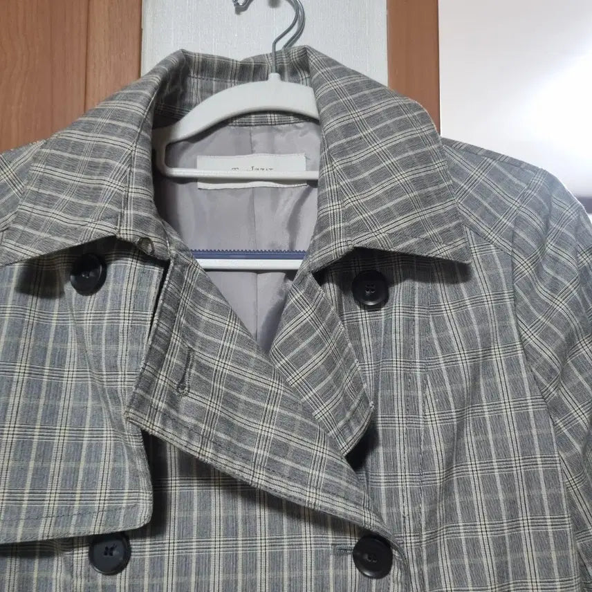 [BUNJANG] The Izzat Check Trench Coat / 더아이잗체크 트렌치 코트